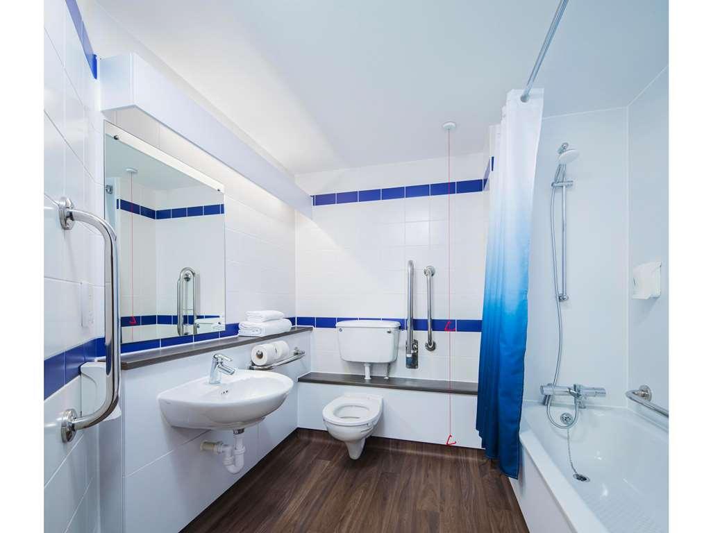 Travelodge London Covent Garden Bagian luar foto
