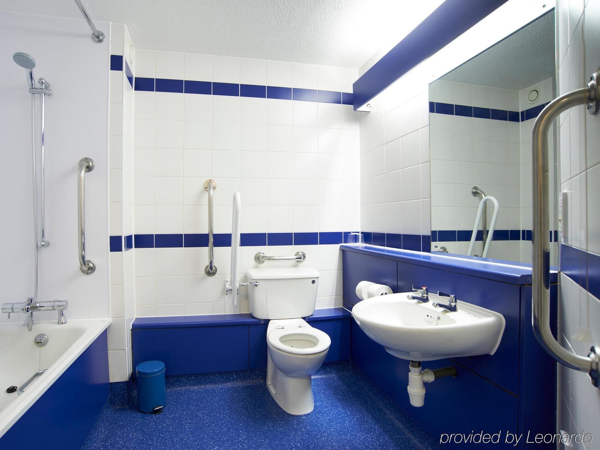 Travelodge London Covent Garden Bagian luar foto